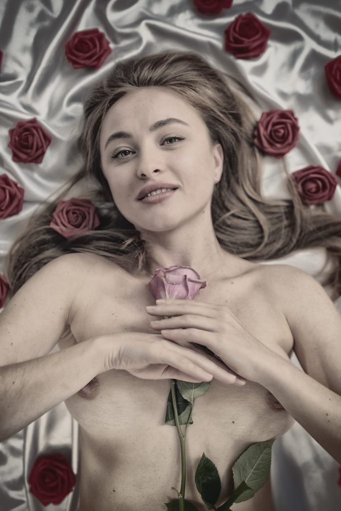 La Mujer y la Rosa | Fotografía erótica en Sevilla